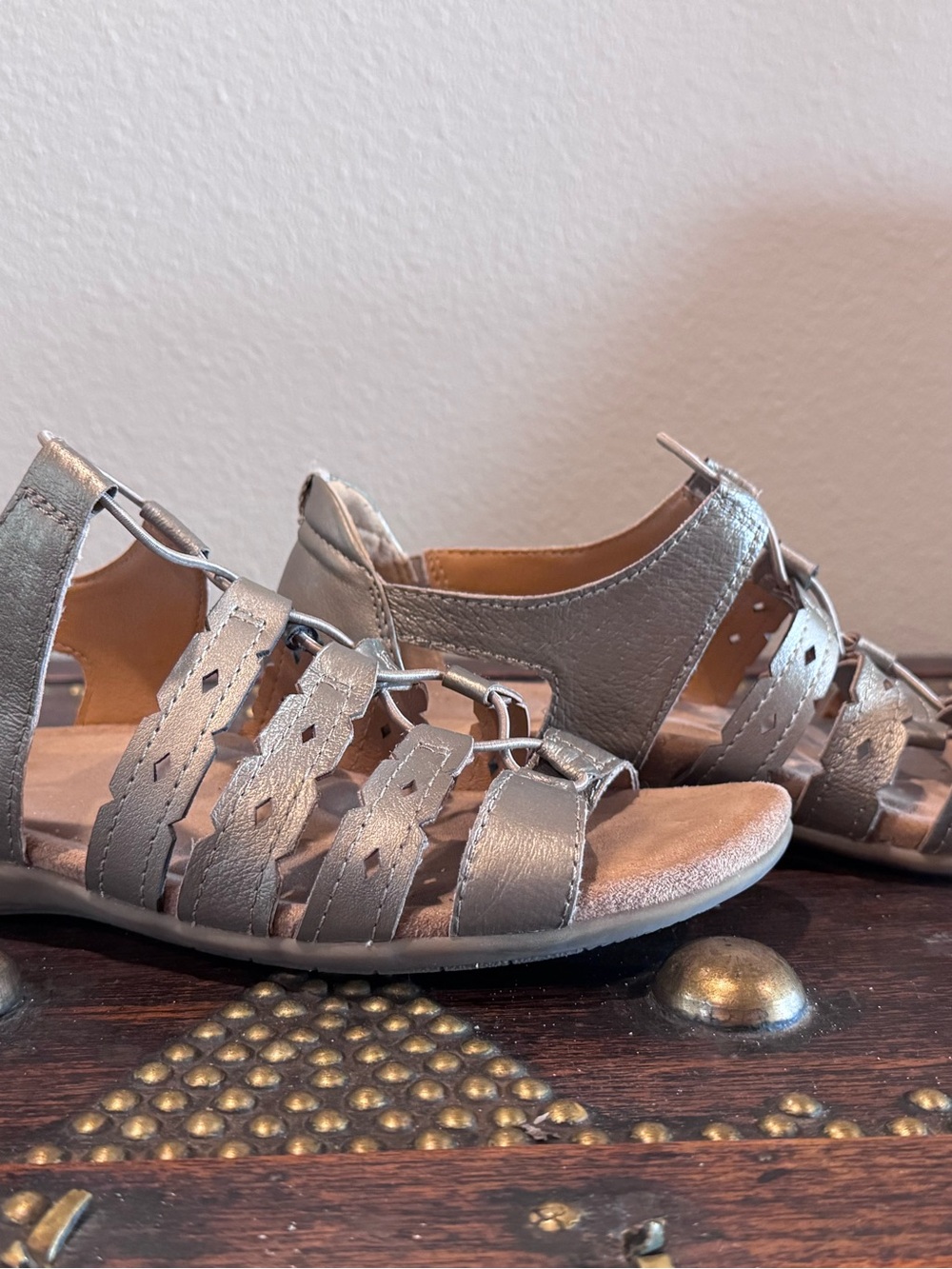Earth Origins Metallic Silver Lace-Up Gladiator Sandals WOMANS SZ 10 - Picture 4 of 9